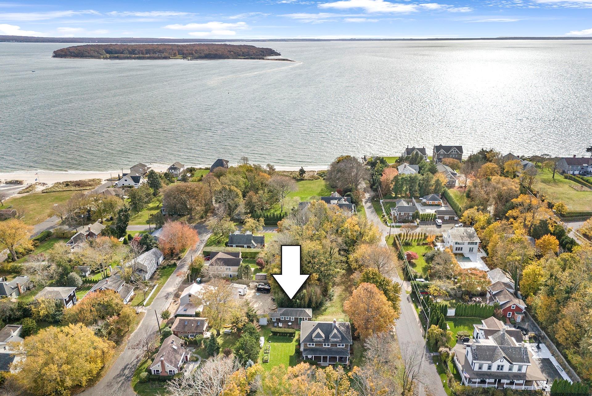 16640 Main Street # Cottag, New Suffolk, NY 11956