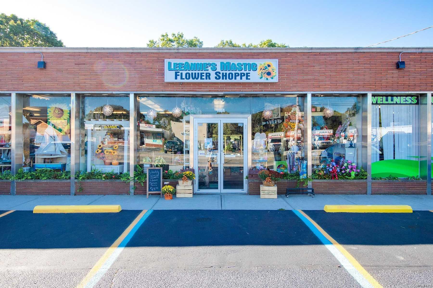 1184 Montauk Highway, Mastic, NY 11950