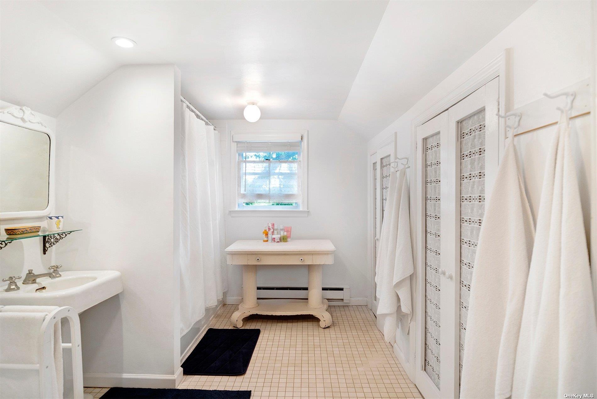 640 Orchard Street, New Suffolk, NY 11956