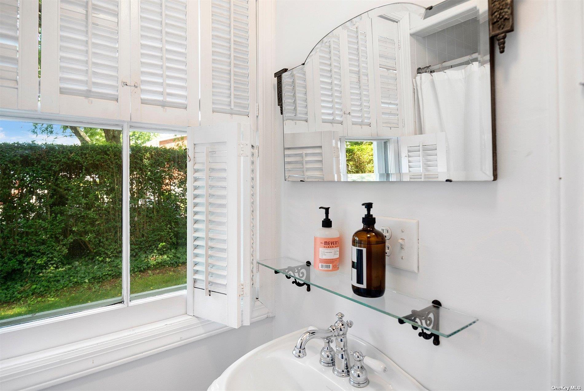 640 Orchard Street, New Suffolk, NY 11956