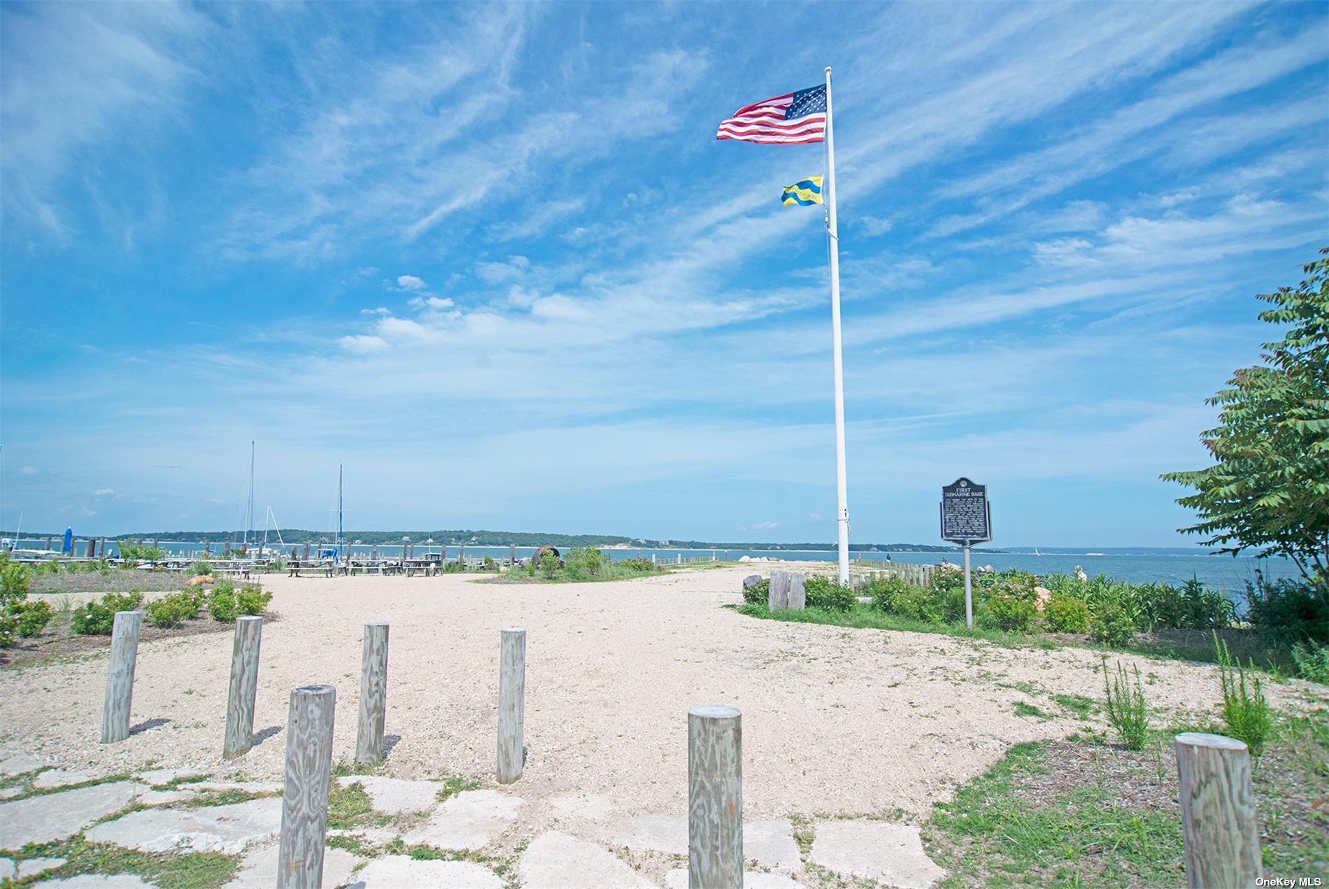 640 Orchard Street, New Suffolk, NY 11956