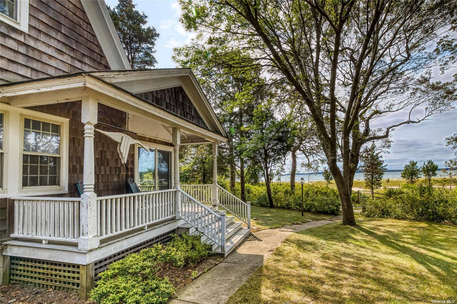 1695 Old Woods Path, Southold, NY 11971