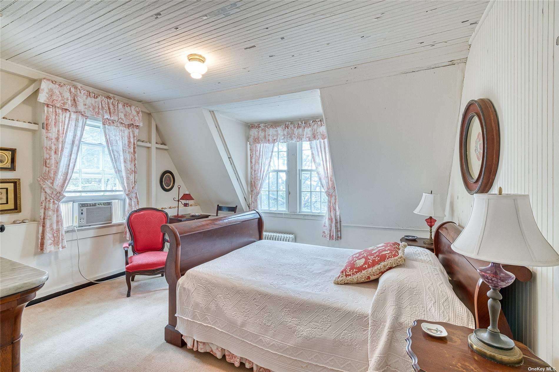 1695 Old Woods Path, Southold, NY 11971