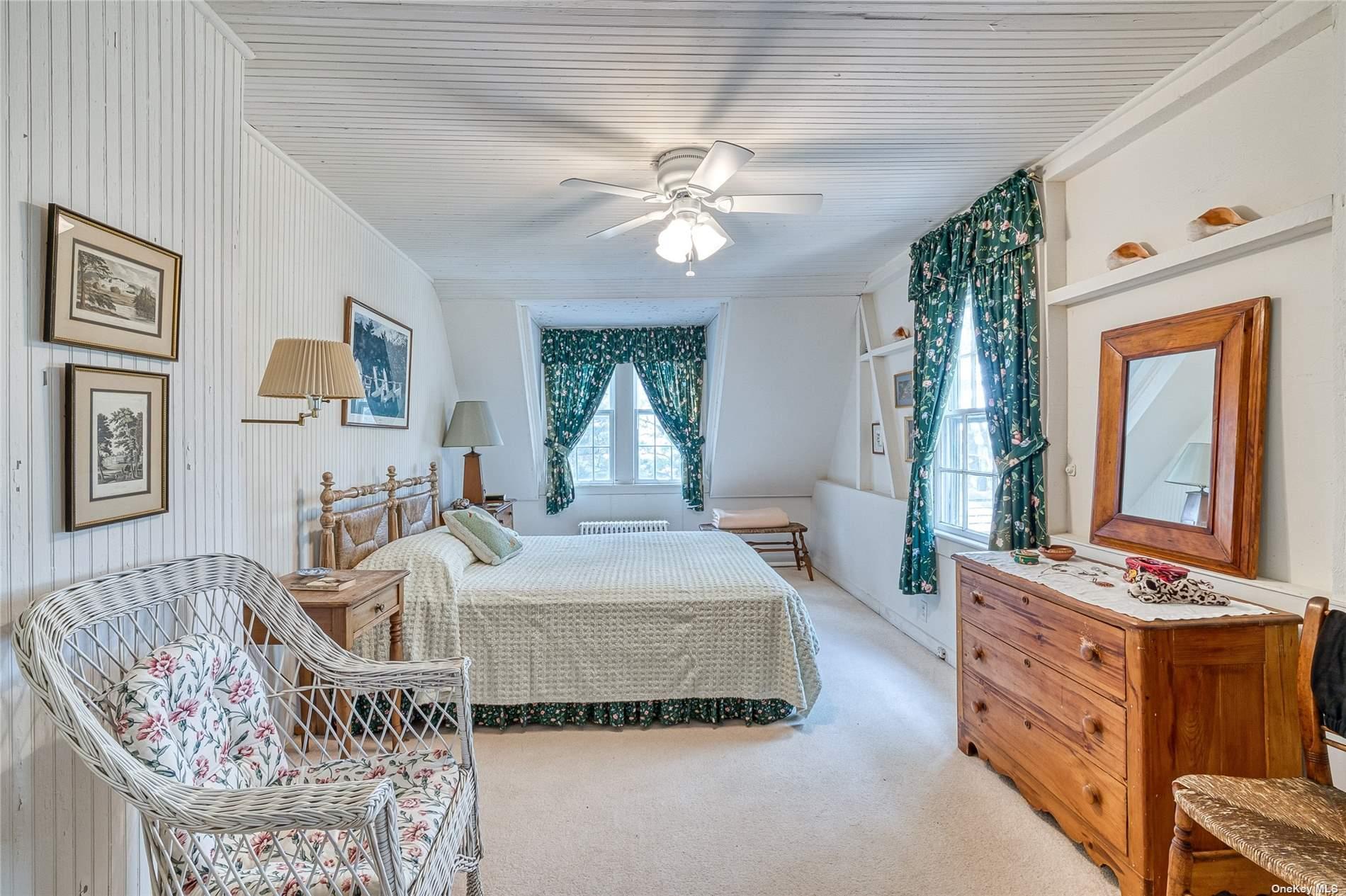 1695 Old Woods Path, Southold, NY 11971