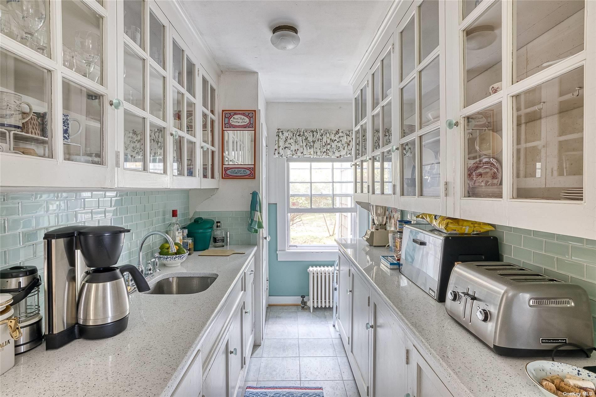 1695 Old Woods Path, Southold, NY 11971