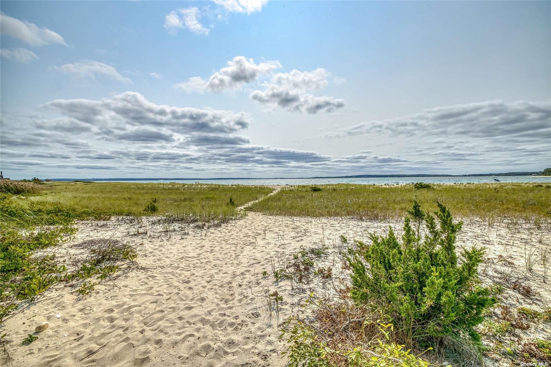 1695 Old Woods Path, Southold, NY 11971