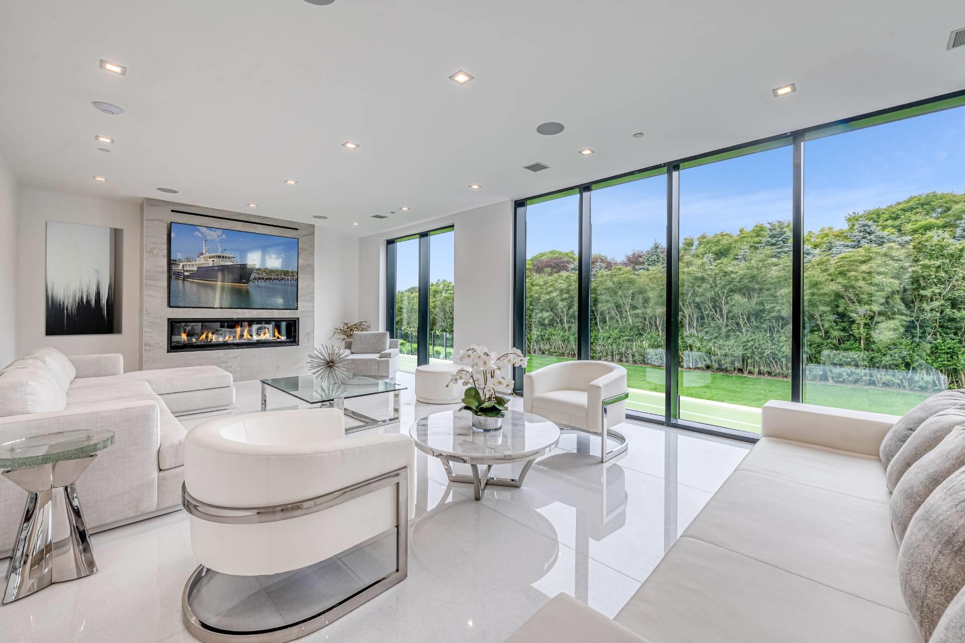 88 Rose Way, Bridgehampton, NY 11932