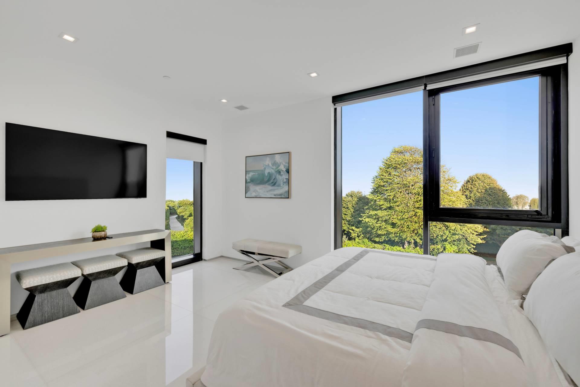 88 Rose Way, Bridgehampton, NY 11932