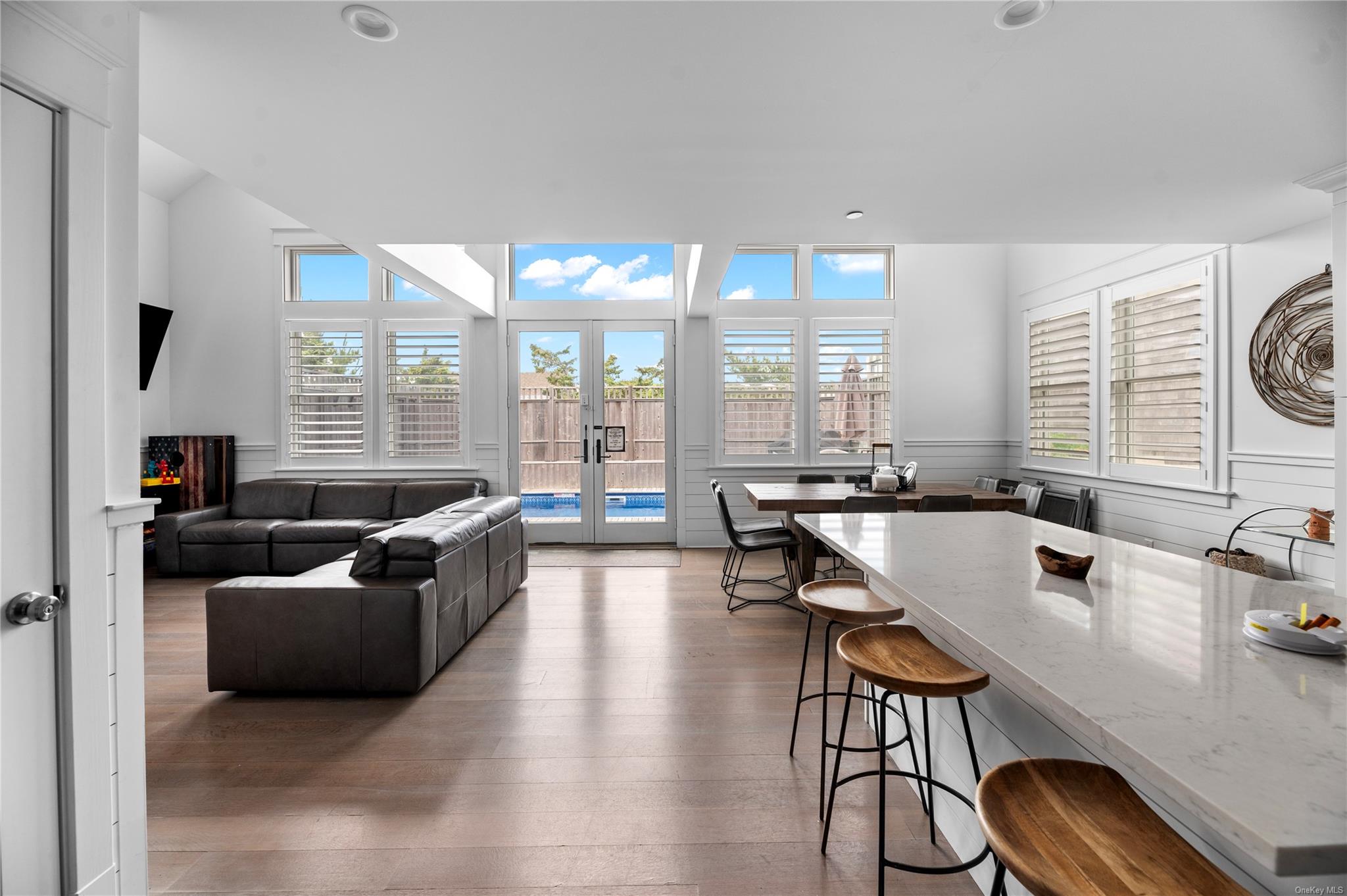 386 Dehnhoff, Ocean Beach, NY 11770