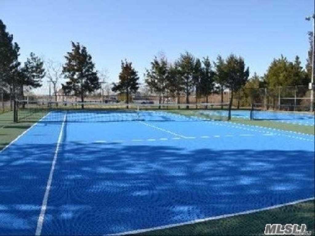 15 Downs Boulevard, Jamesport, NY 11947