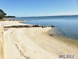 15 Downs Boulevard, Jamesport, NY 11947