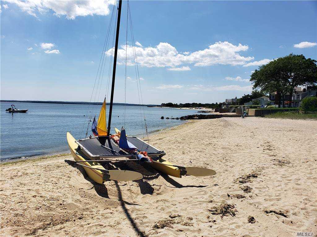 15 Downs Boulevard, Jamesport, NY 11947