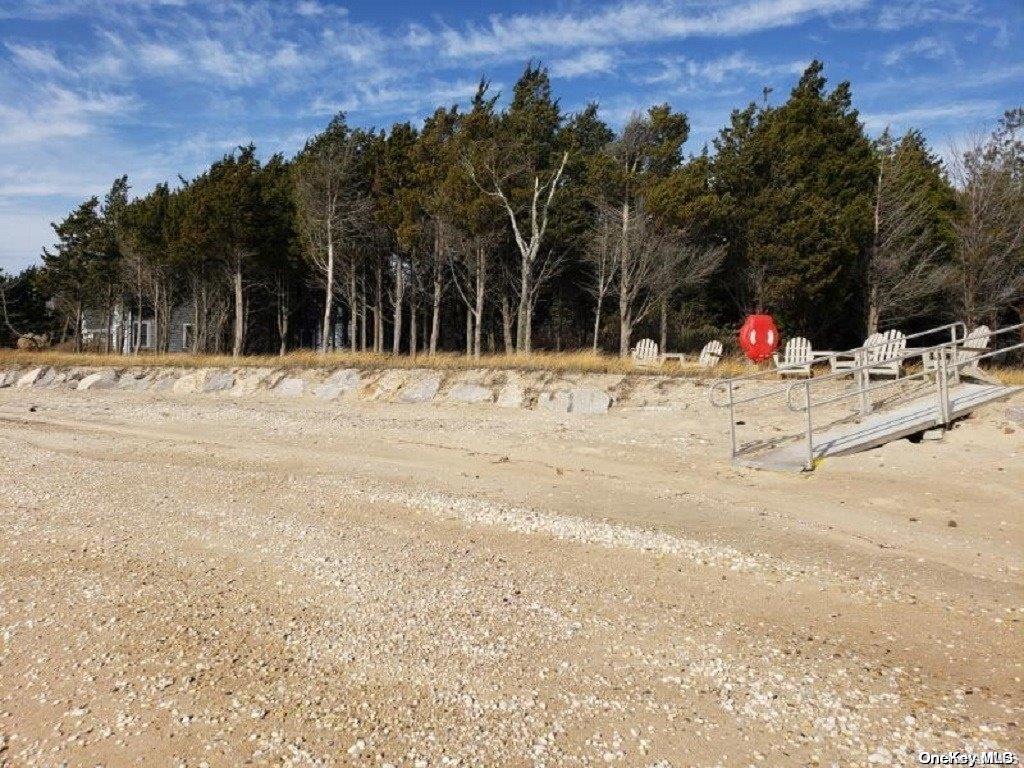 1275 The Esplanade, Southold, NY 11971