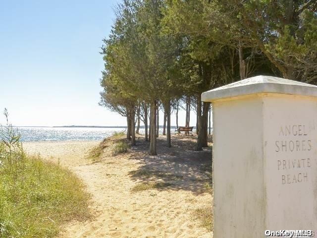 1275 The Esplanade, Southold, NY 11971