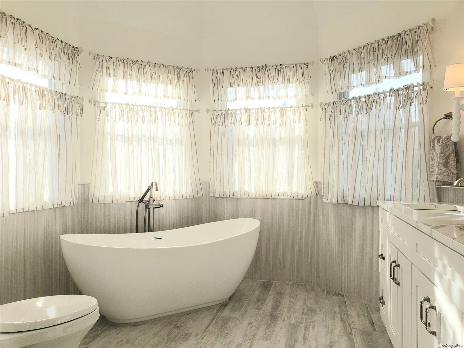 1275 The Esplanade, Southold, NY 11971