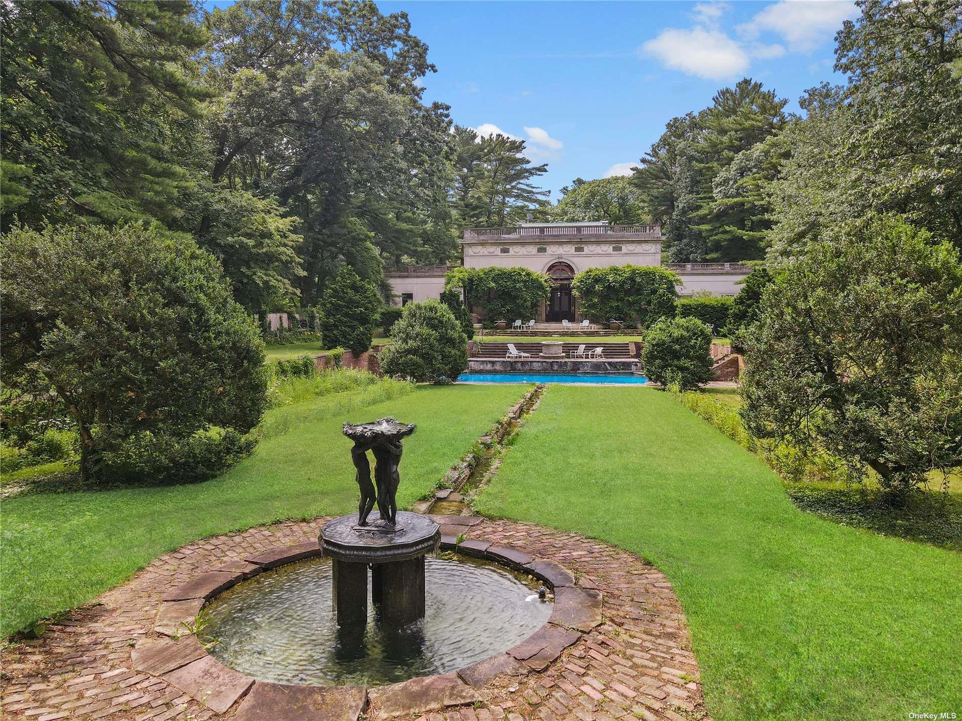 - Wheatley Road, Old Westbury, NY 11568