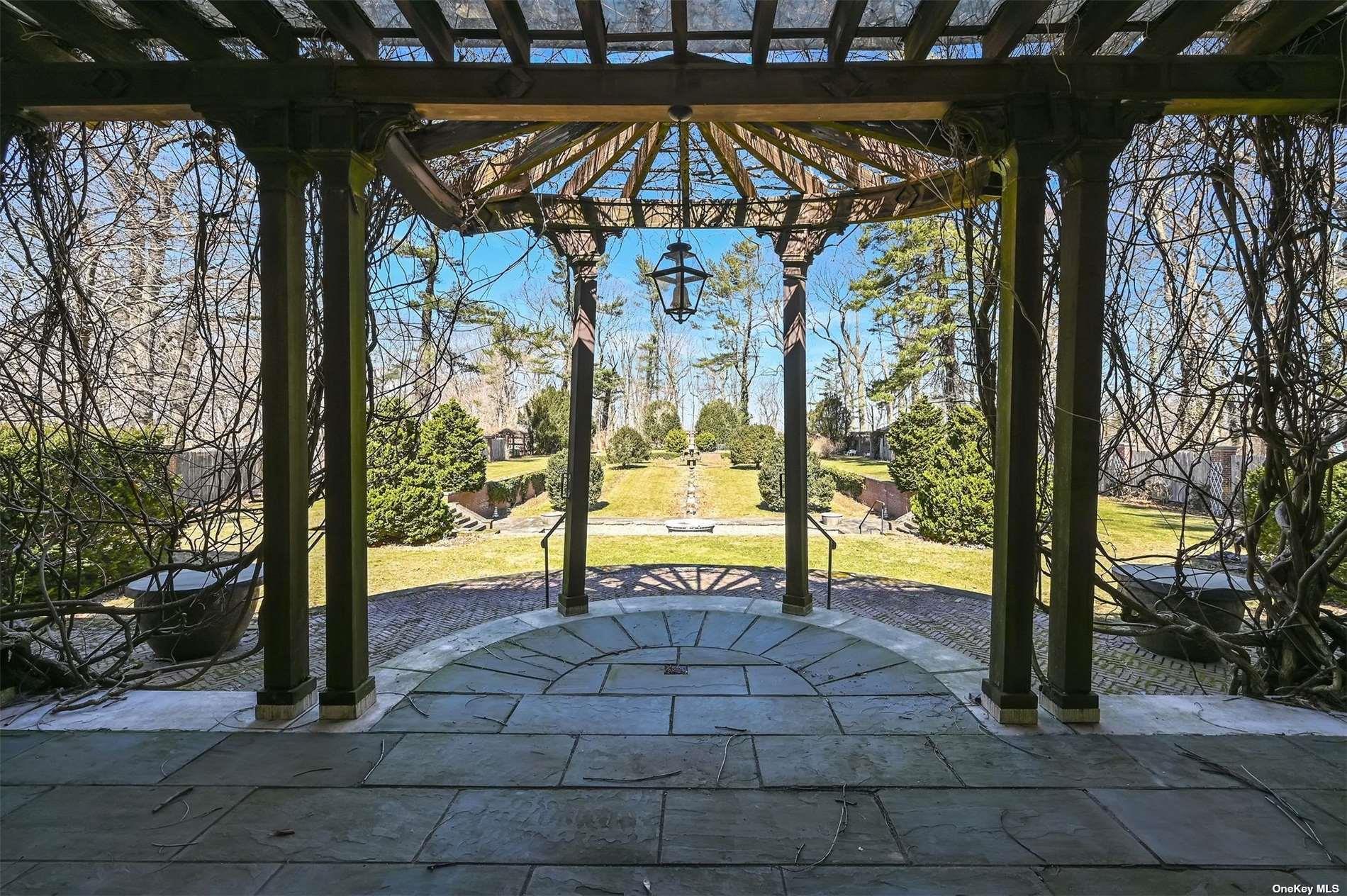 - Wheatley Road, Old Westbury, NY 11568