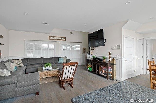 674 Ocean Breeze, Ocean Beach, NY 11770