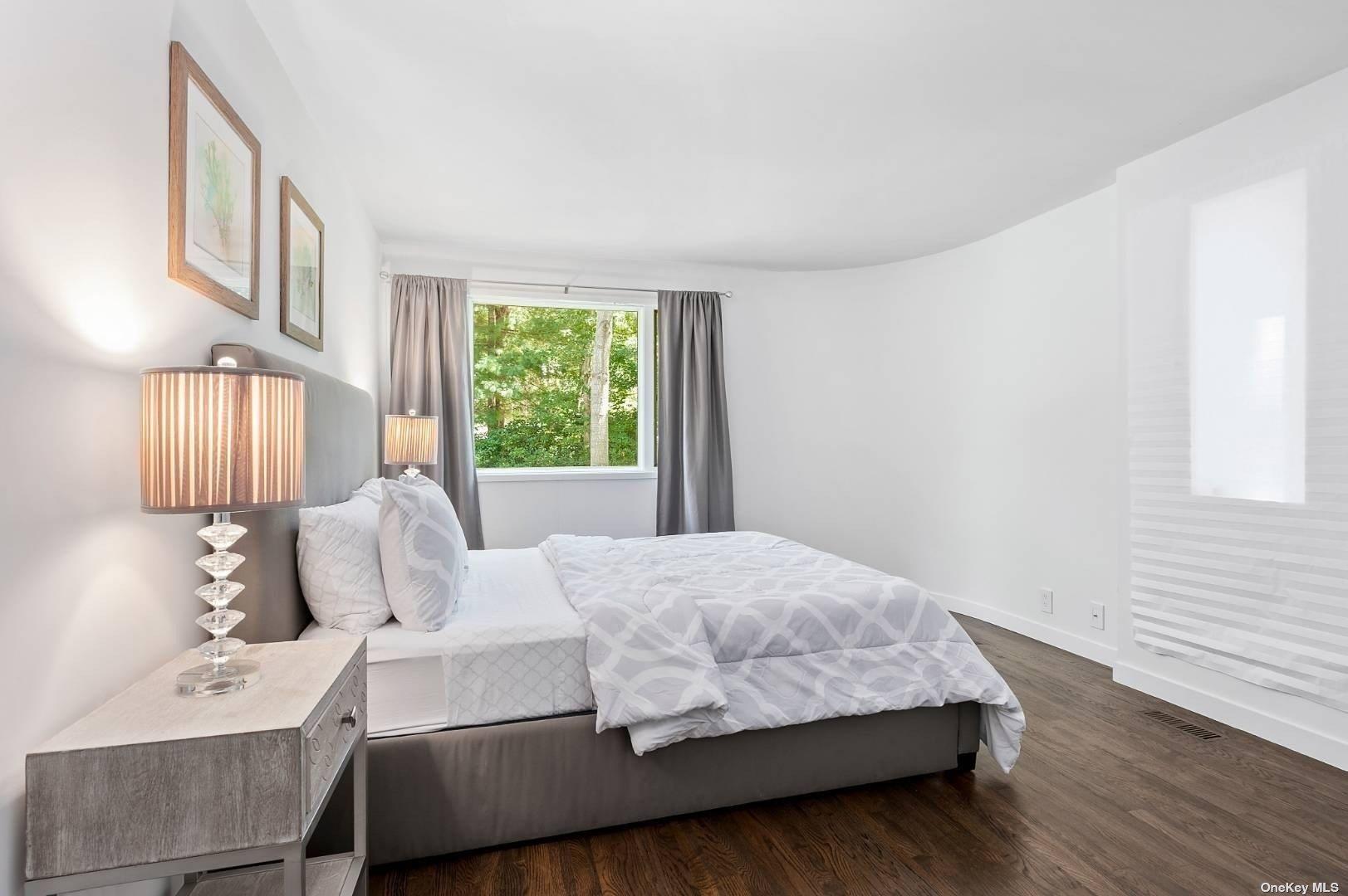 14 Elishas Path, Wainscott, NY 11975