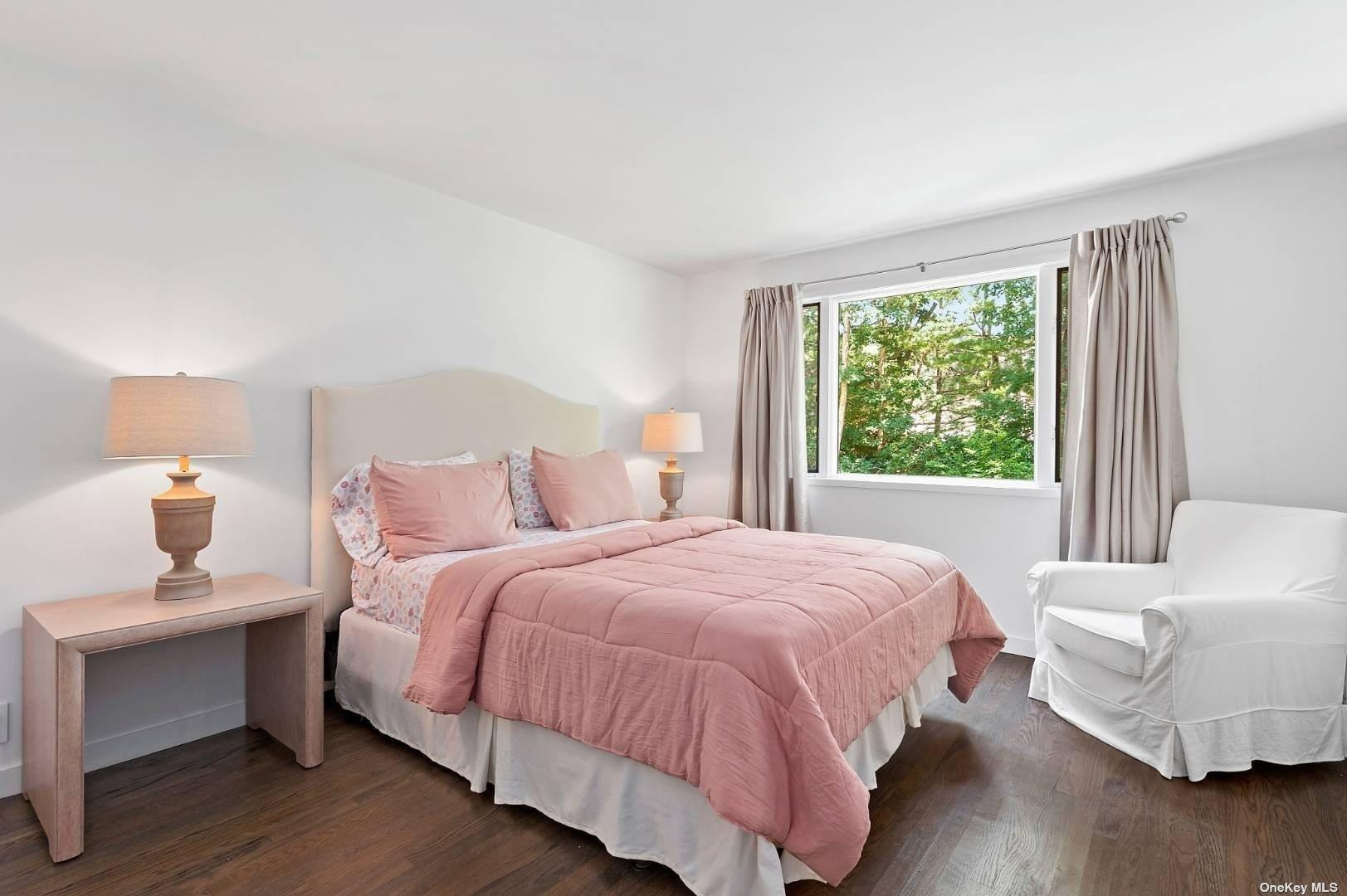 14 Elishas Path, Wainscott, NY 11975