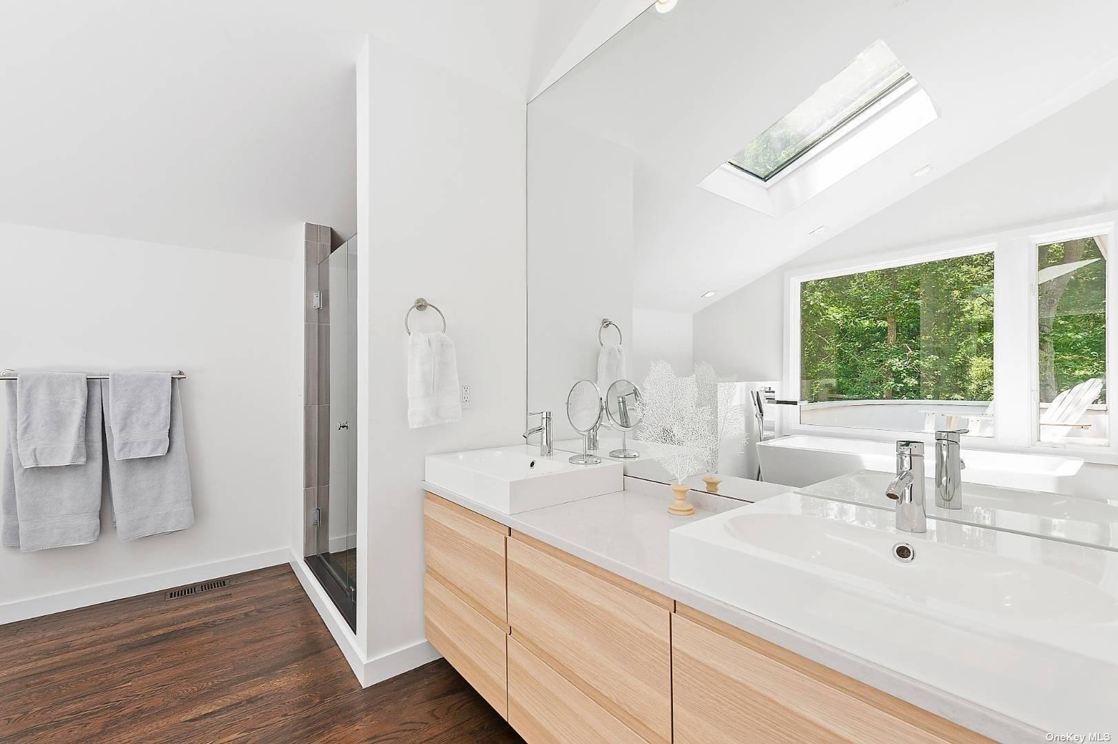 14 Elishas Path, Wainscott, NY 11975