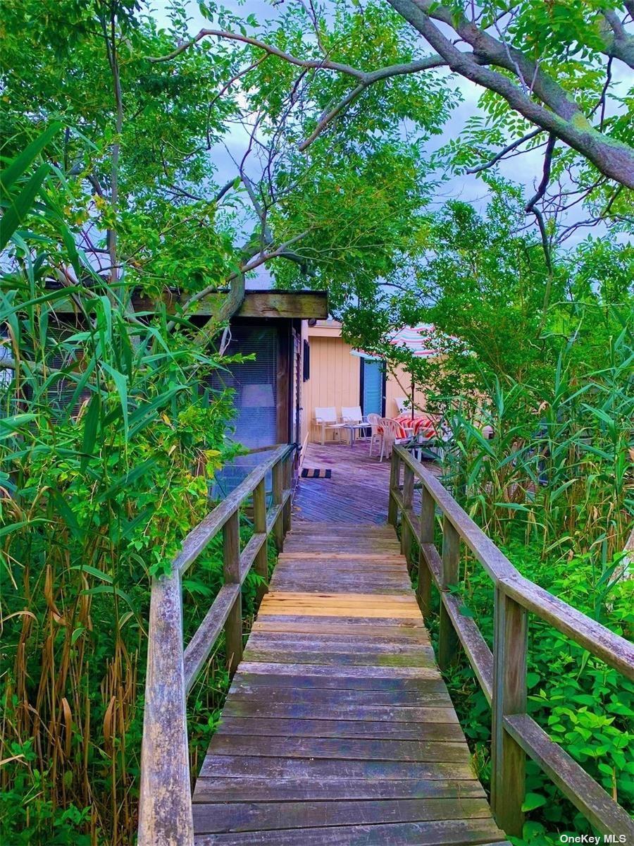 30 Gale Walk, Seaview, NY 11770