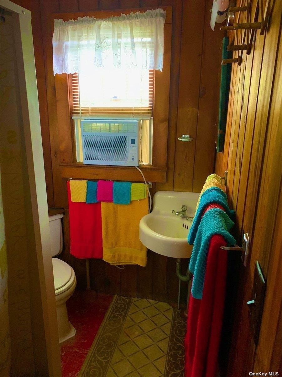 30 Gale Walk, Seaview, NY 11770