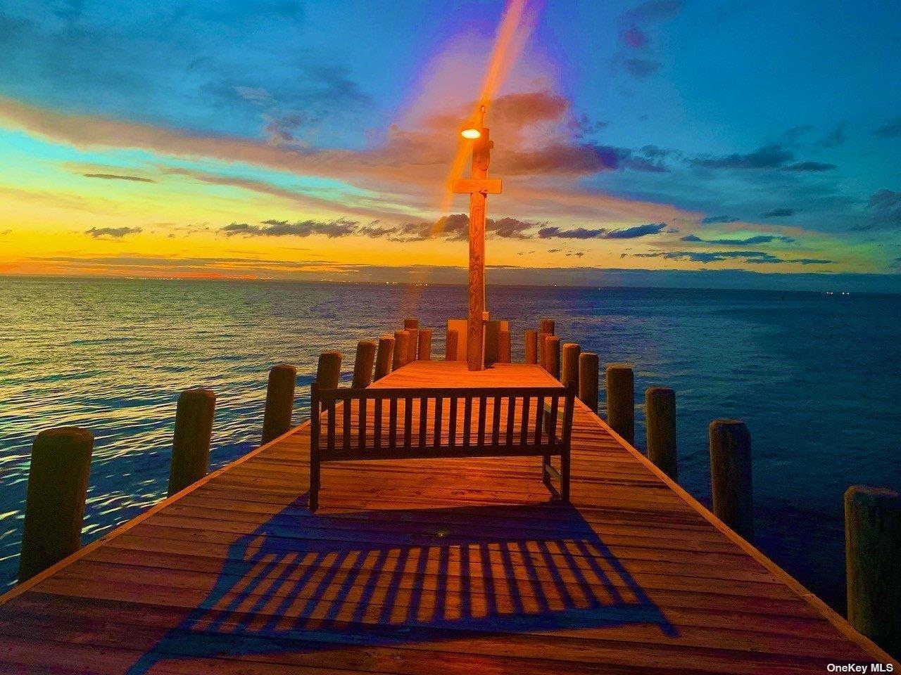 30 Gale Walk, Seaview, NY 11770