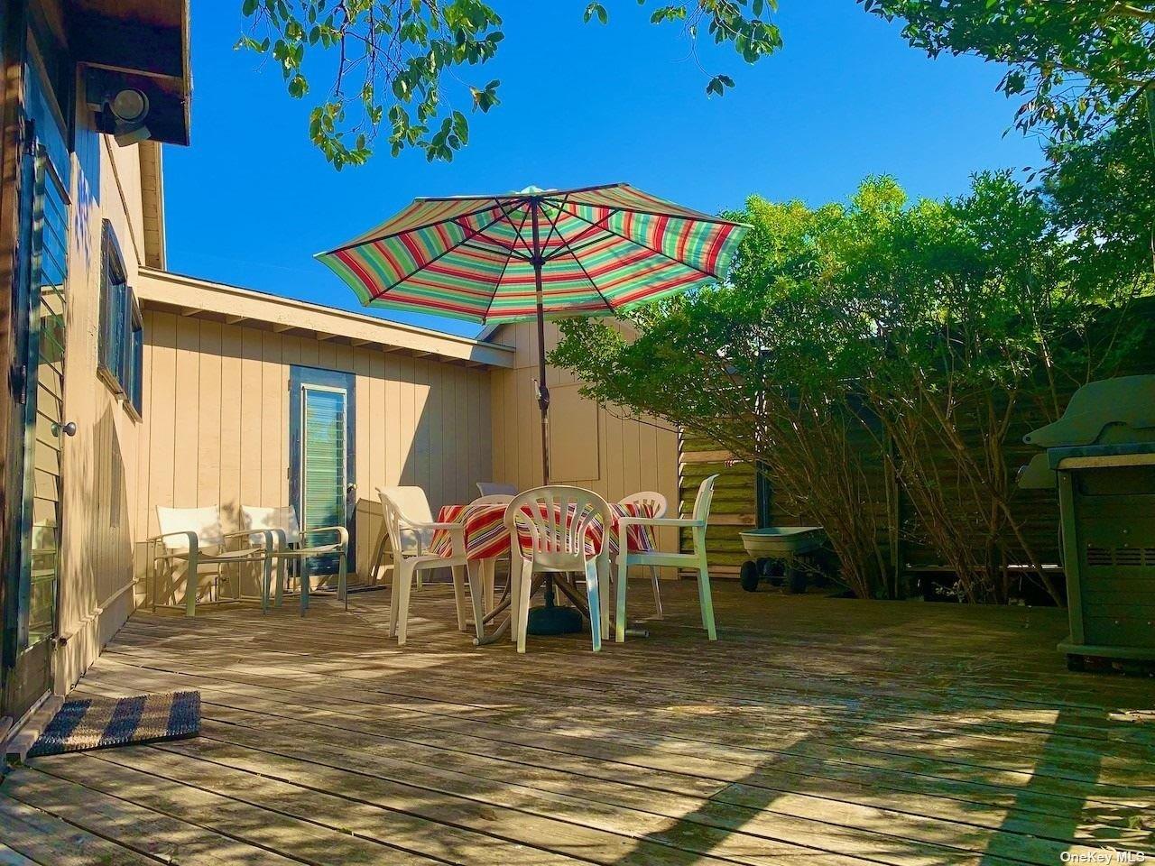 30 Gale Walk, Seaview, NY 11770