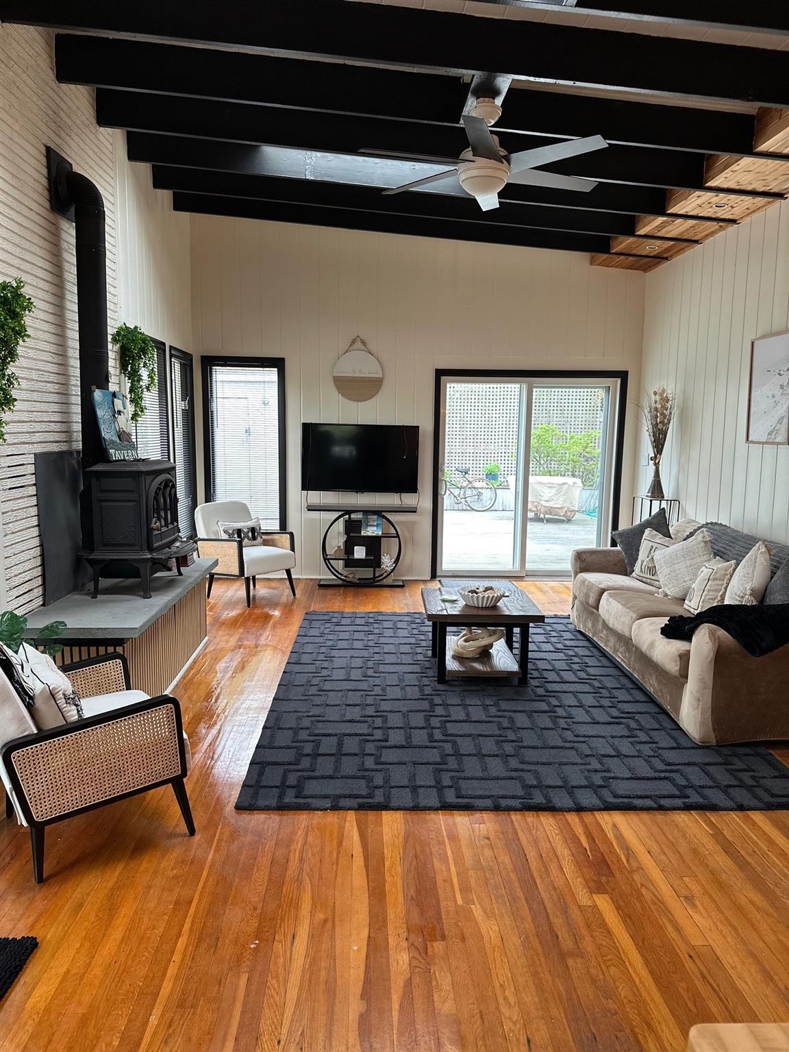 581 Bayberry Walk, Ocean Beach, NY 11770