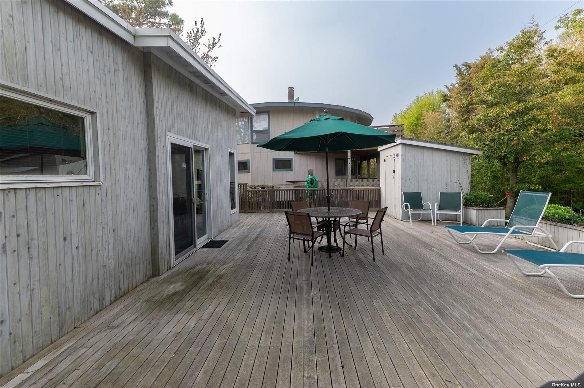 581 Bayberry Walk, Ocean Beach, NY 11770