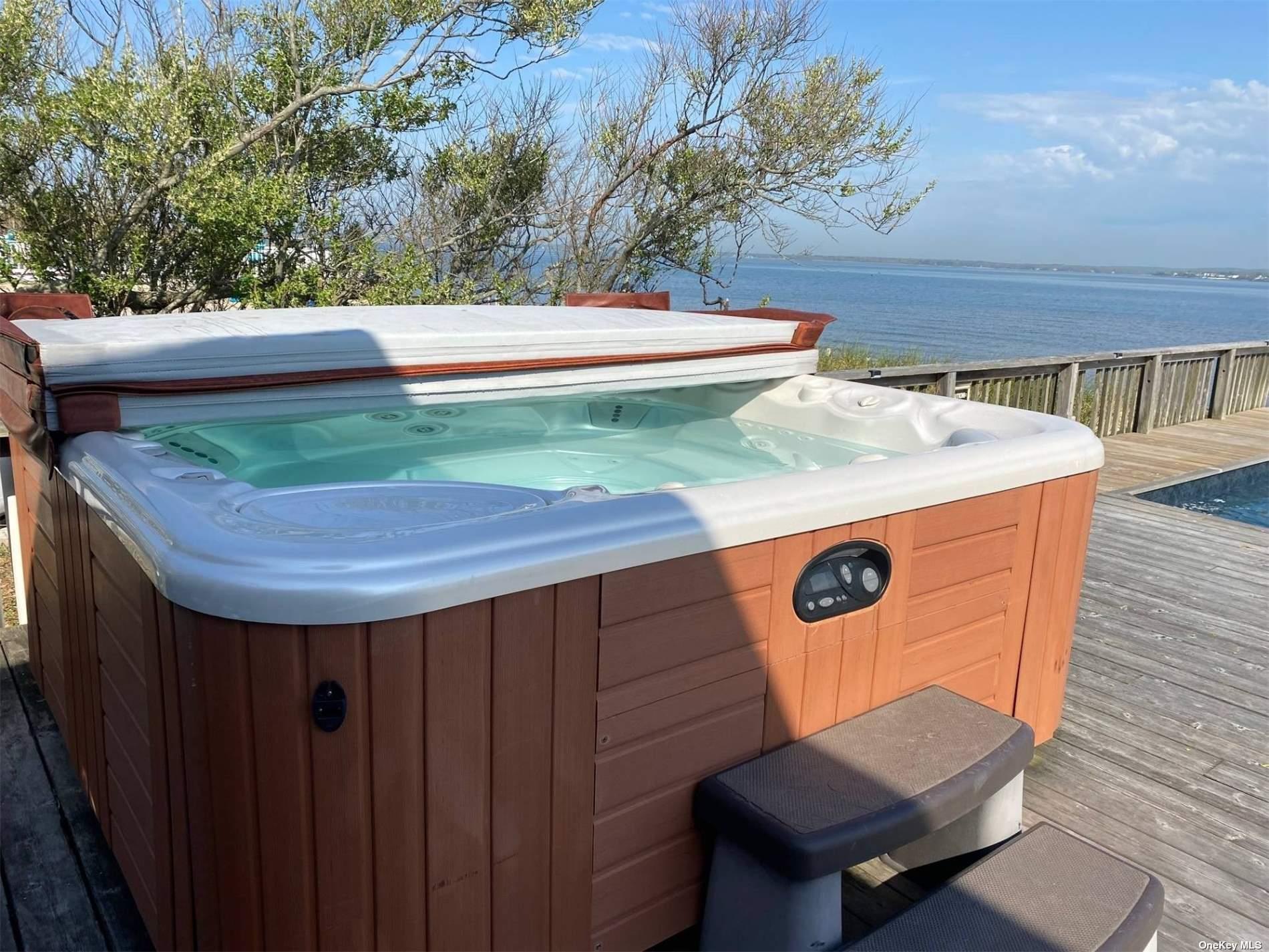 620 Dune Road, Westhampton, NY 11977