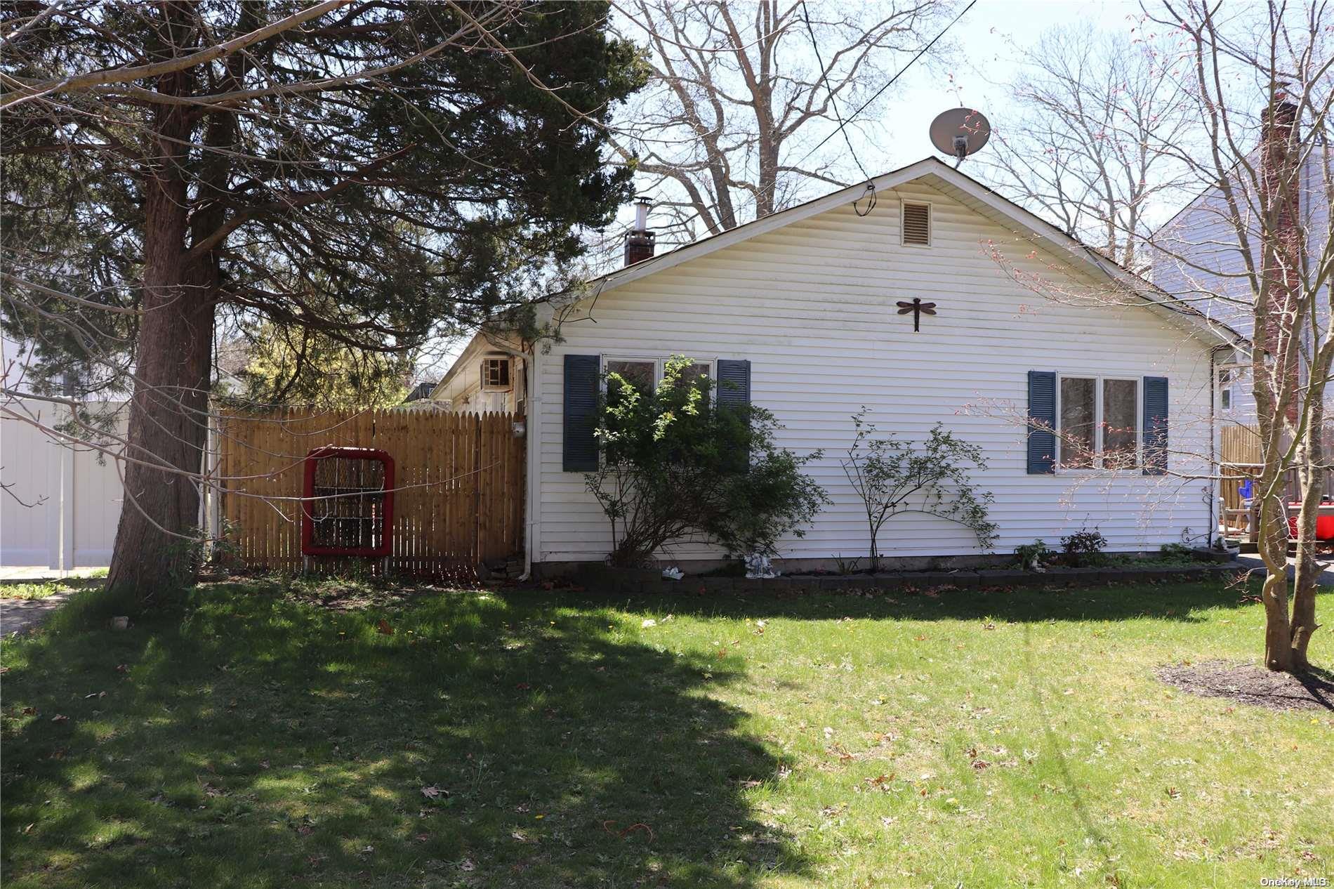 98 Brushwood Drive, Shirley, NY 11967