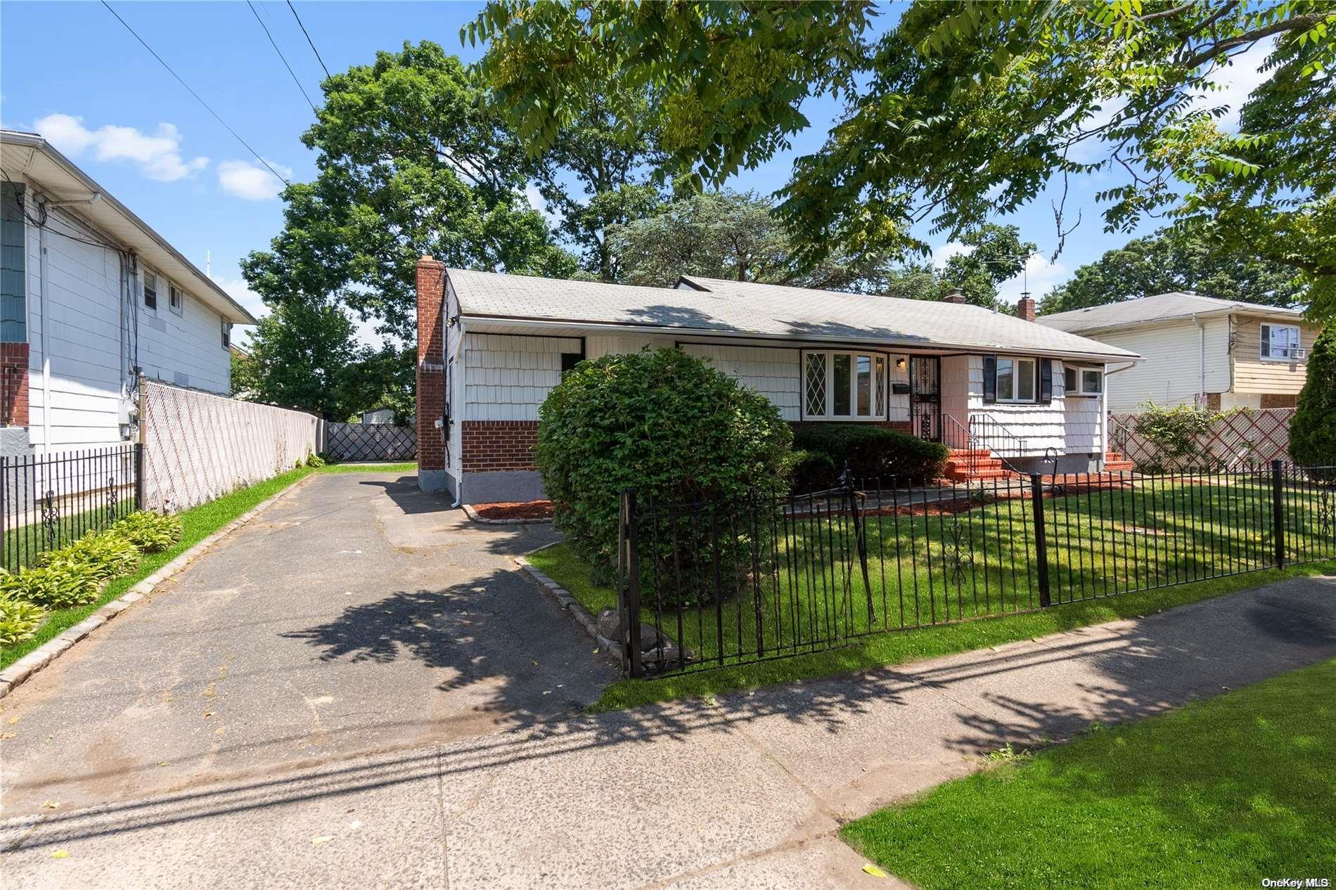 274 Magnolia Avenue, Westbury, NY 11590