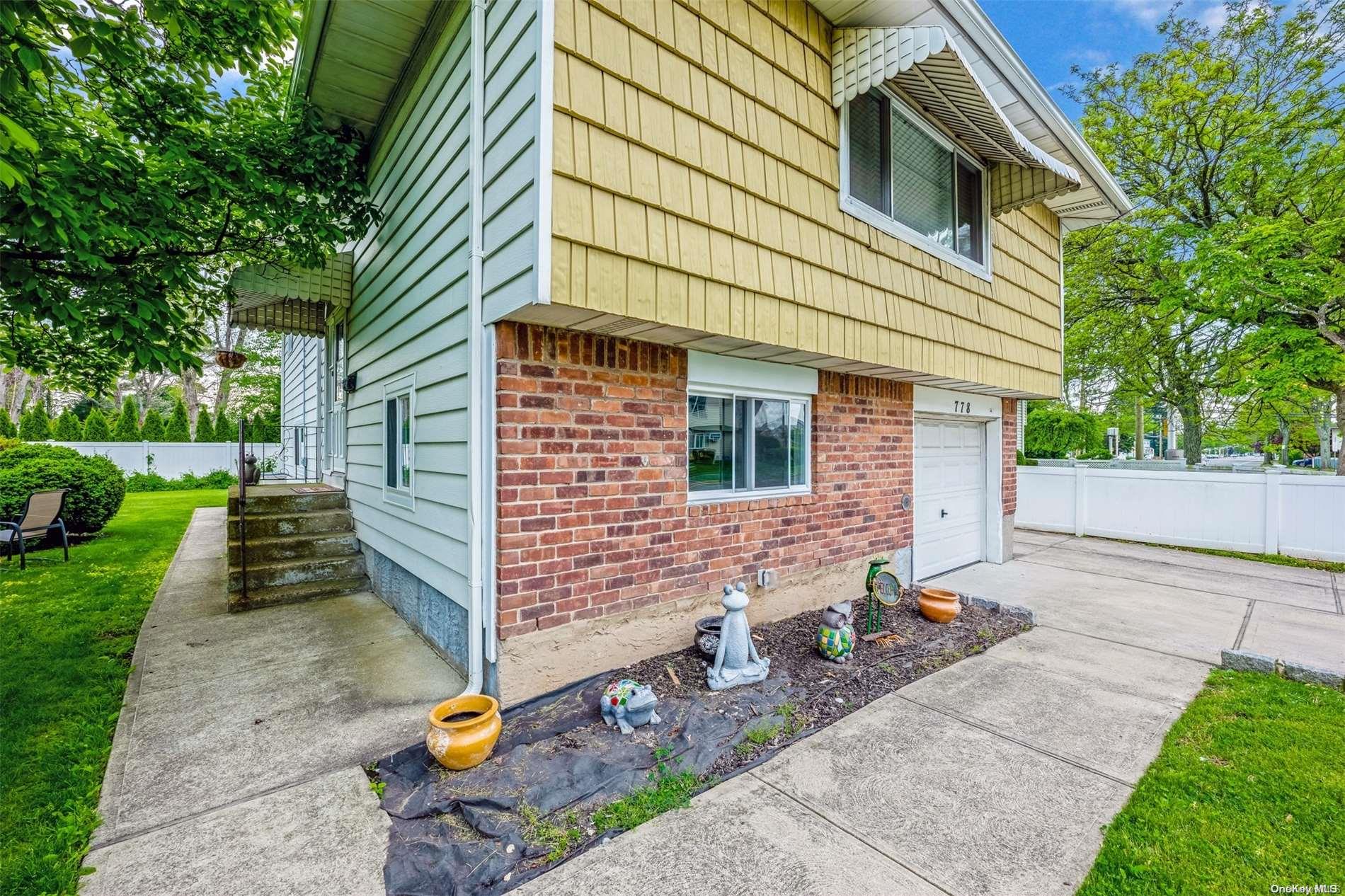 778 Stewart Avenue, Bethpage, NY 11714