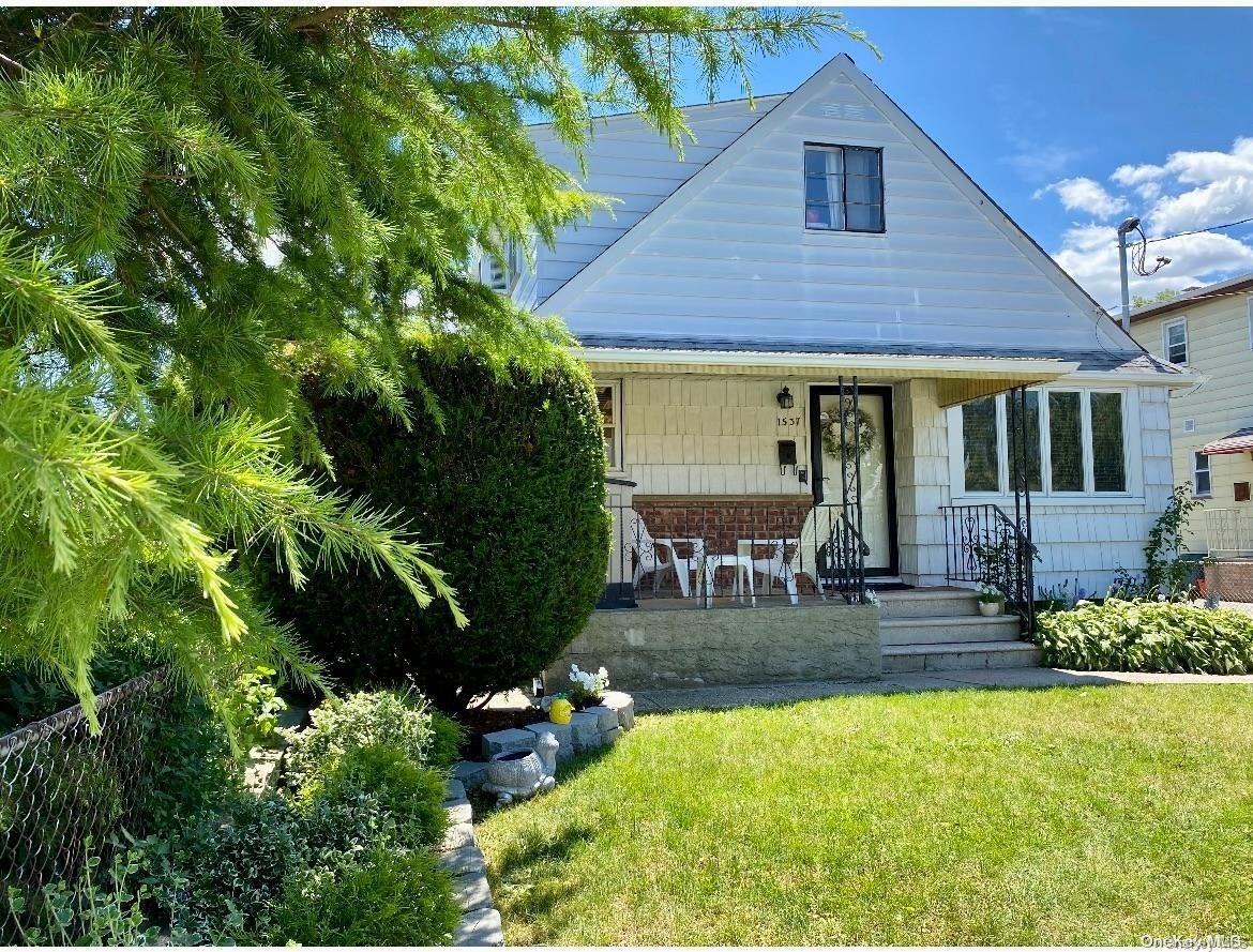 1537 Madison Street, Elmont, NY 11003