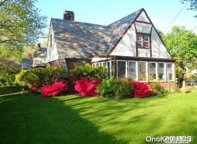 163 Lakeview Avenue, Lynbrook, NY 11563