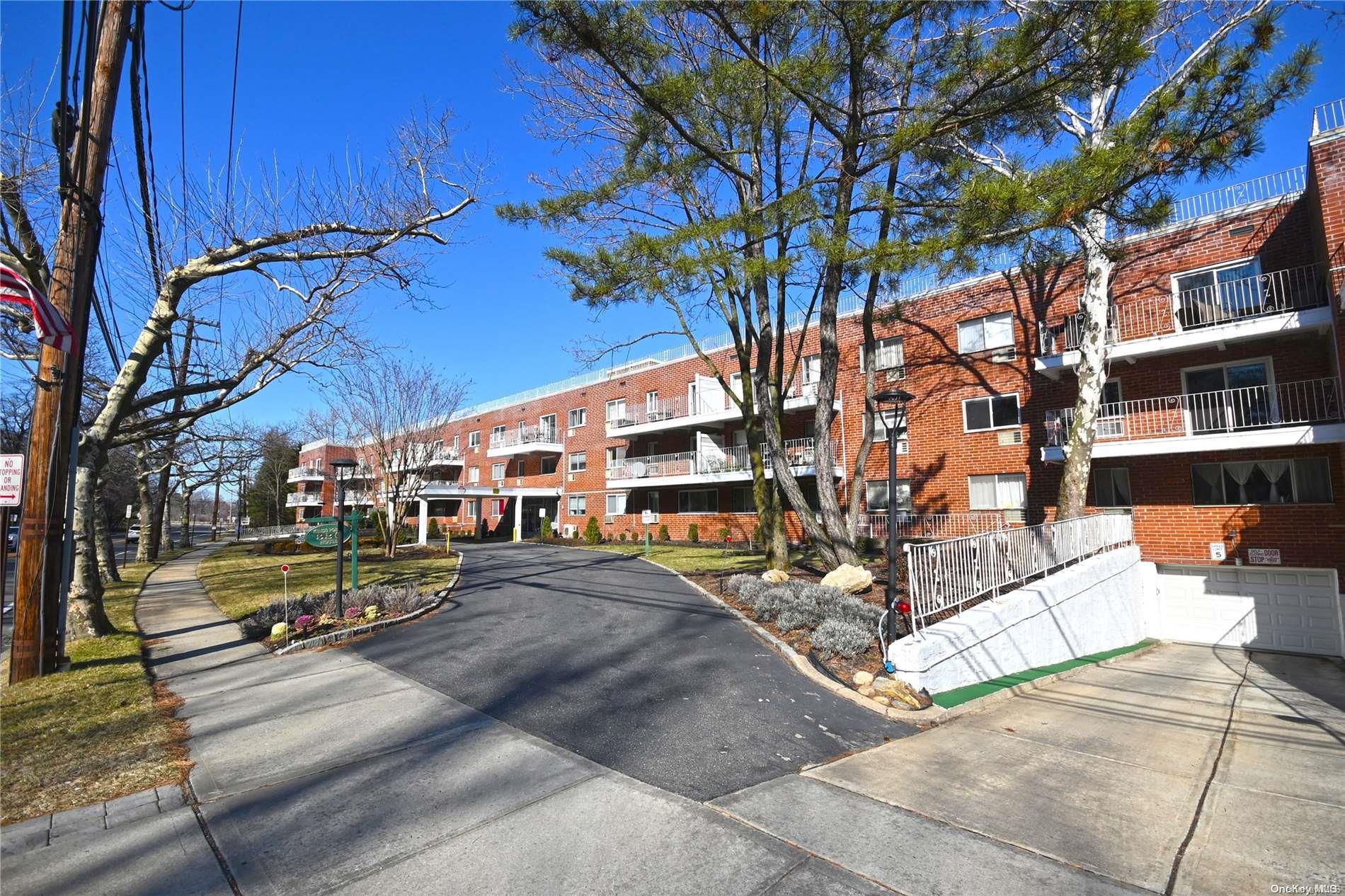 320 E Shore Road # 14B, Great Neck, NY 11023