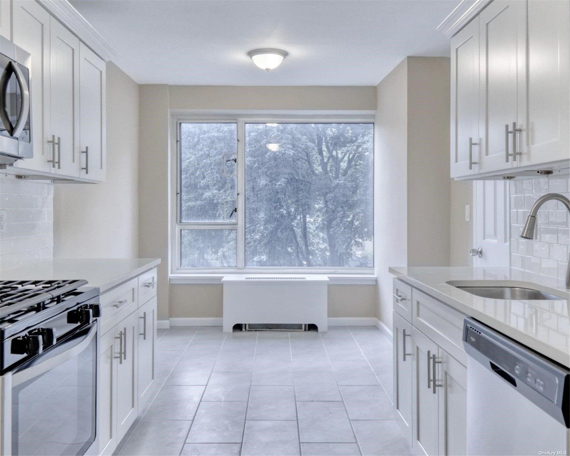 166-25 Powells Cove Boulevard # 4D, Beechhurst, NY 11357