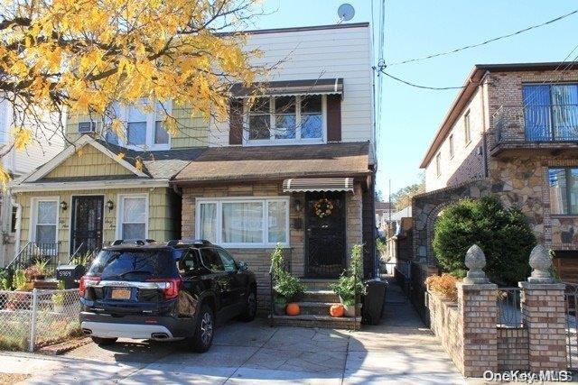 59-62 69th Street, Maspeth, NY 11378