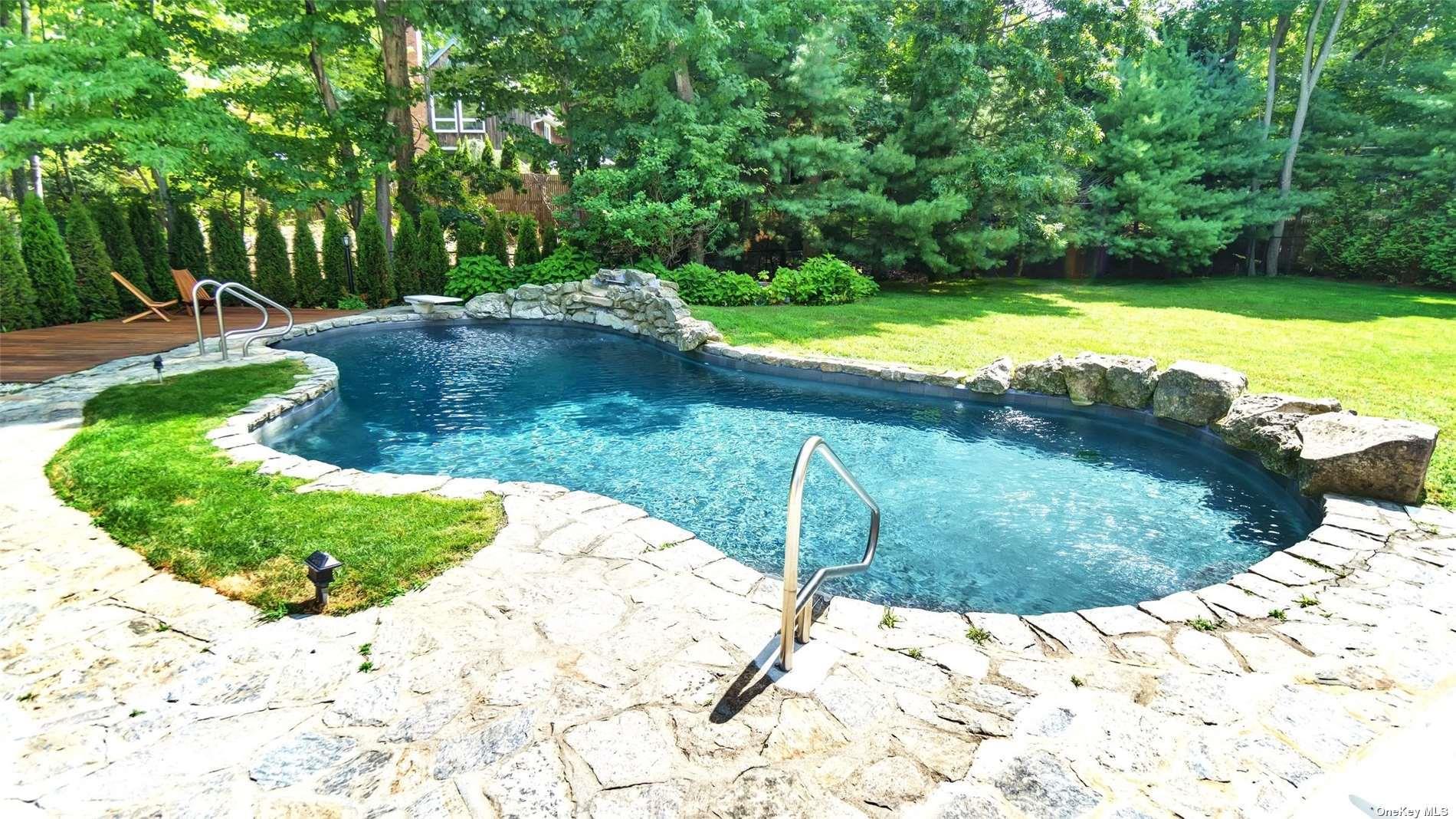 4 Scrimshaw Drive, Southampton, NY 11968