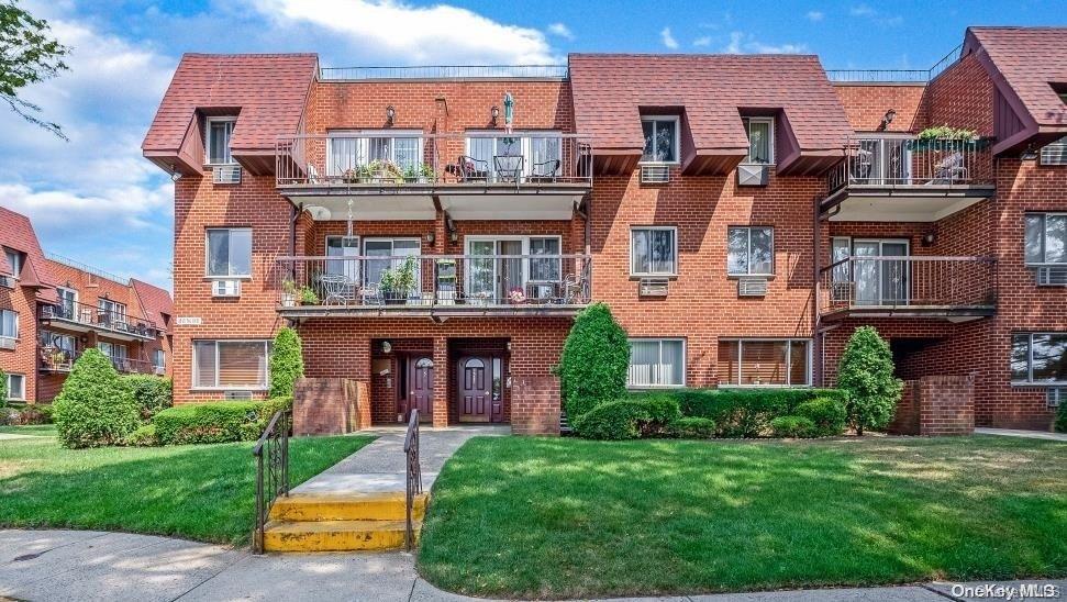 85-22 Dumont Avenue # 8C, Ozone Park, NY 11417