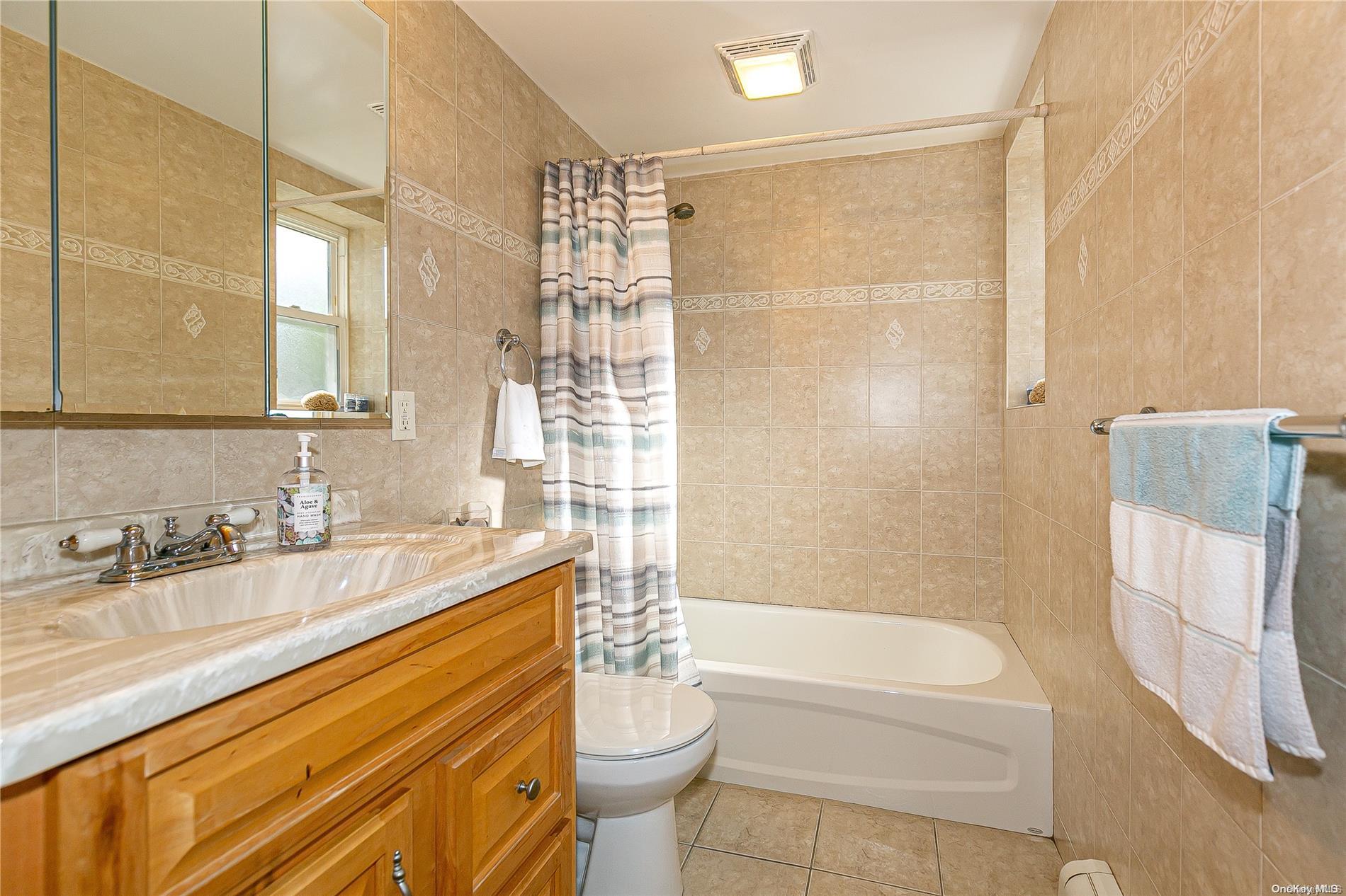 29 Roberta Lane, Syosset, NY 11791