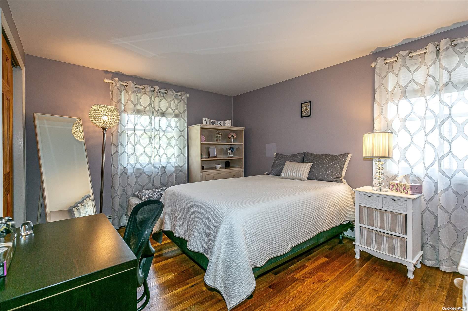 29 Roberta Lane, Syosset, NY 11791