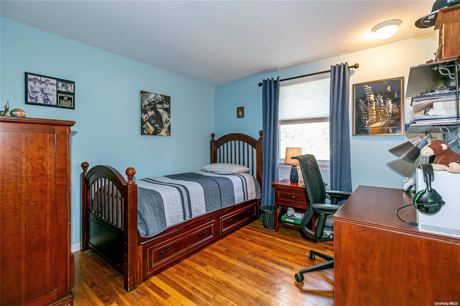 29 Roberta Lane, Syosset, NY 11791