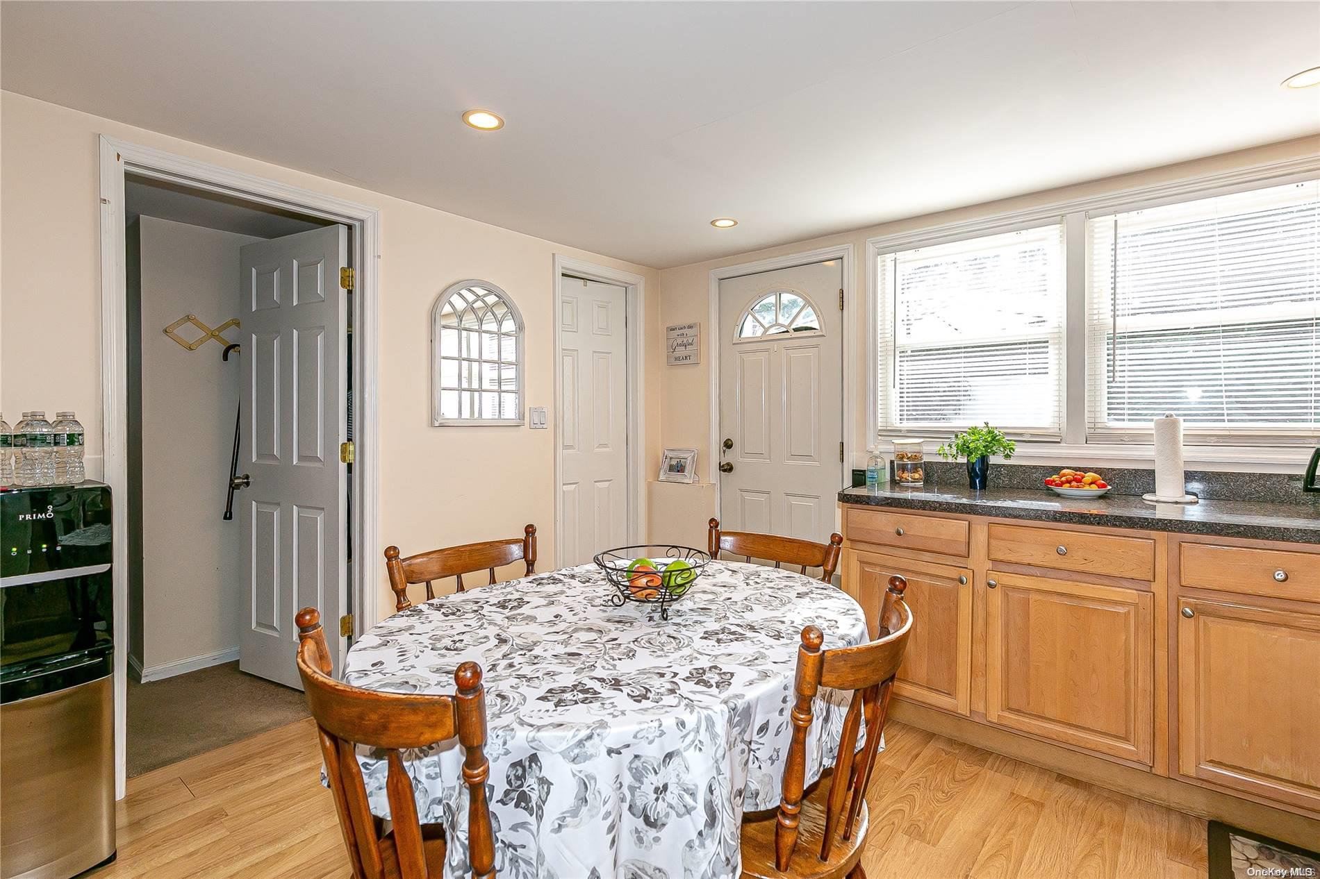 29 Roberta Lane, Syosset, NY 11791