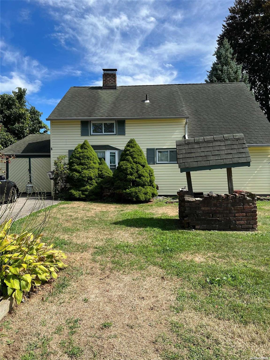 38 Eden Lane, Levittown, NY 11756