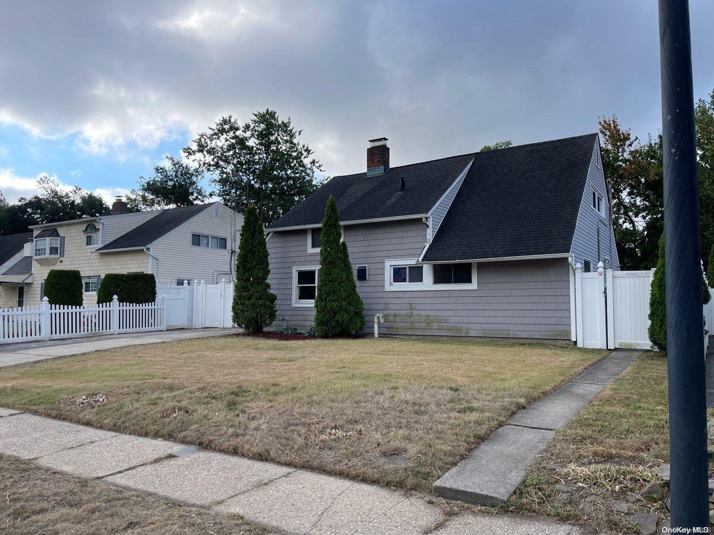 256 Willowood Drive, Wantagh, NY 11793