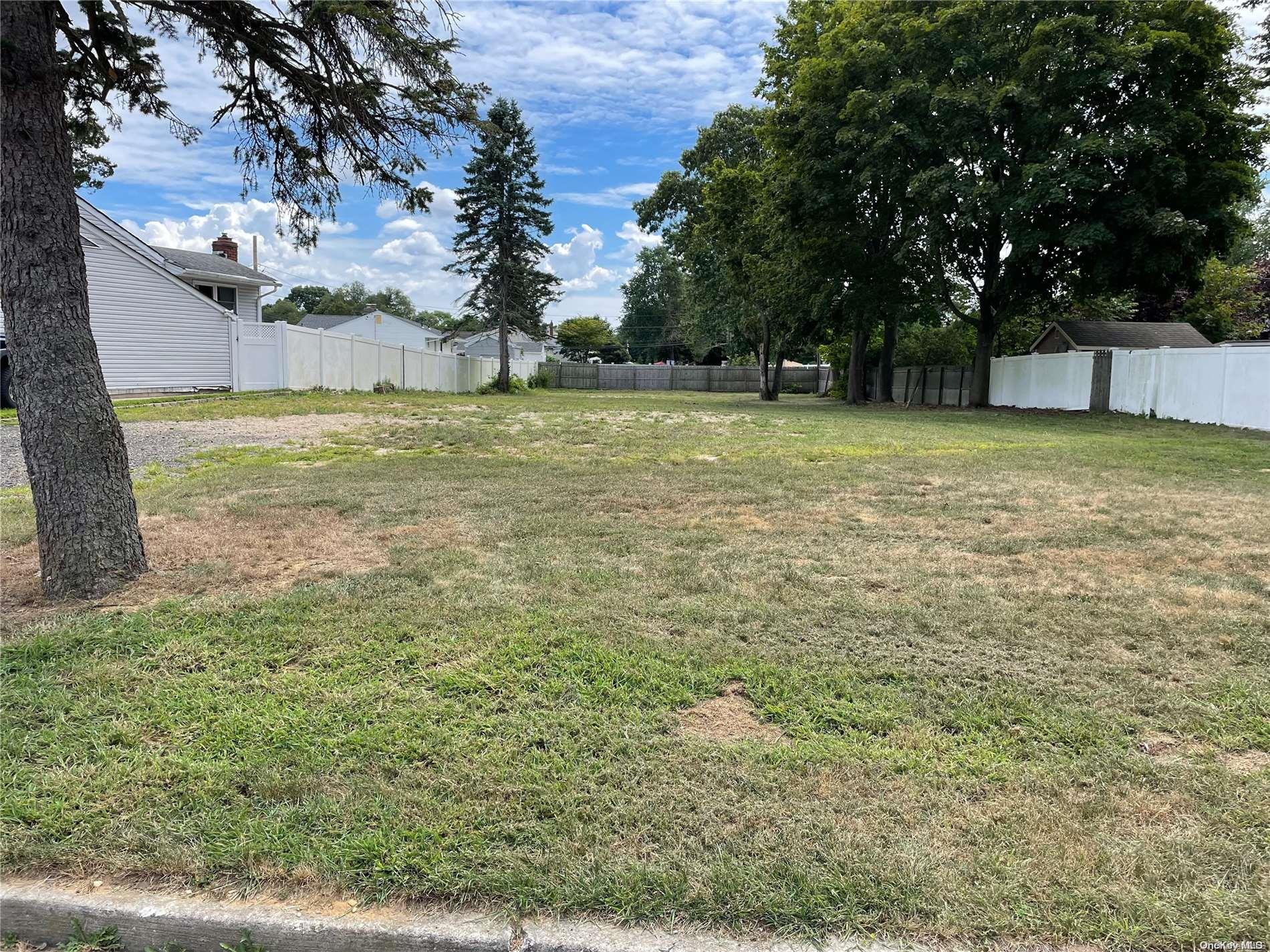 75 Jay Road, Centereach, NY 11720