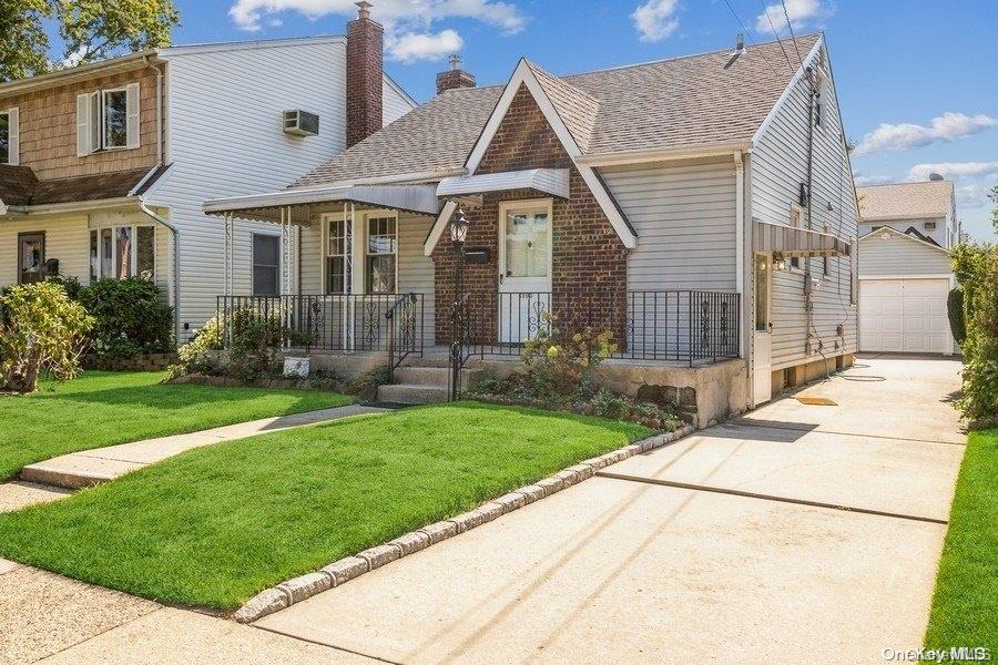 1003 Propp Avenue, Franklin Square, NY 11010